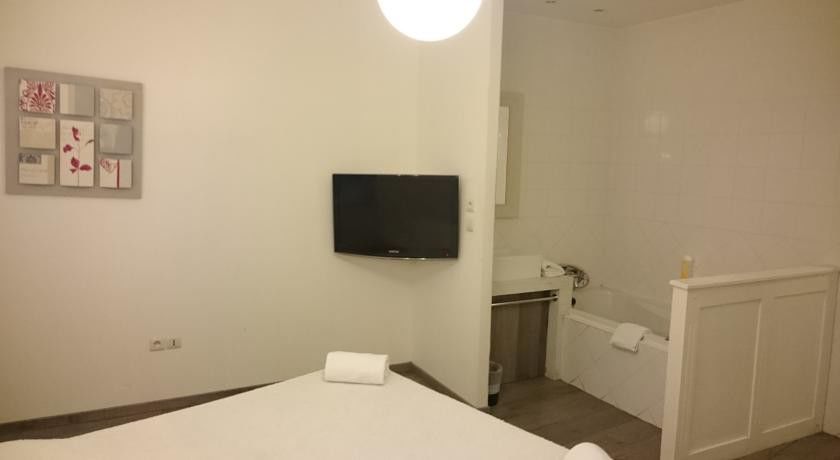 Hotel Le 5 마르티그 외부 사진